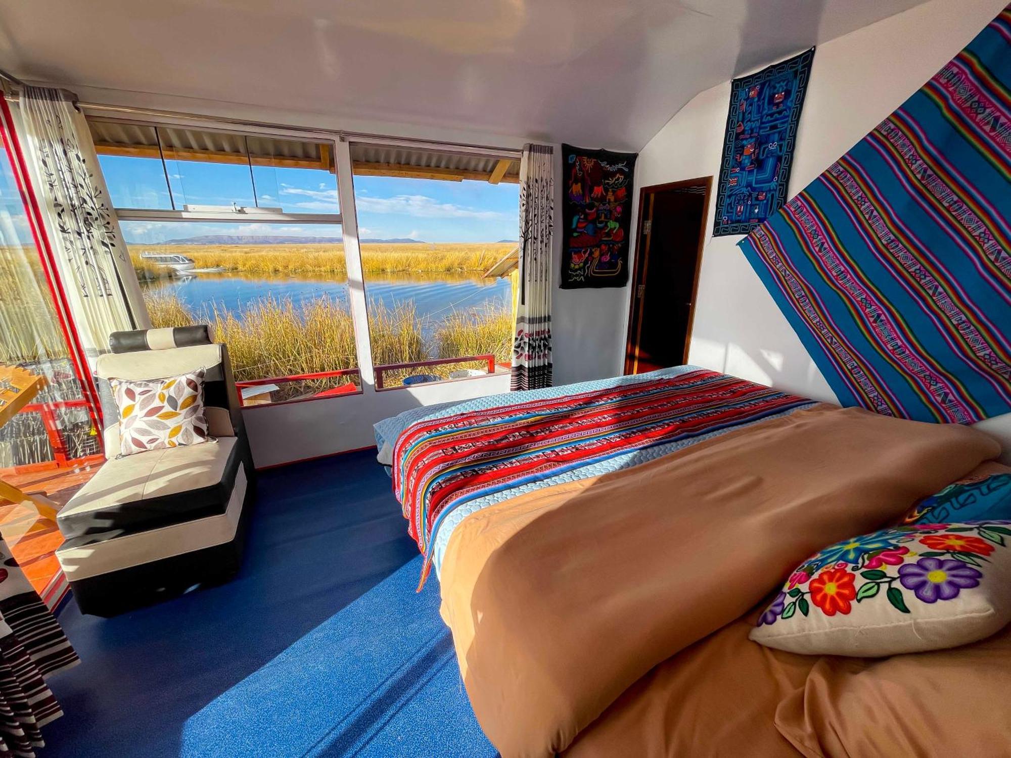Vip Flotante Villa Пуно Екстериор снимка